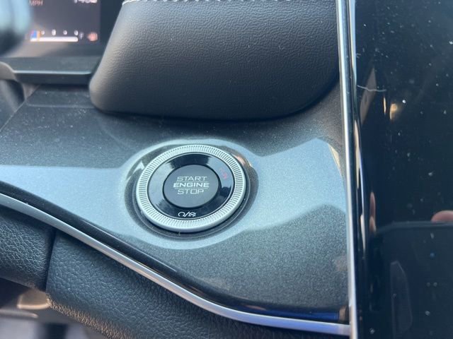 Used 2022 Jeep Grand Cherokee Altitude AWD/4WD image 29