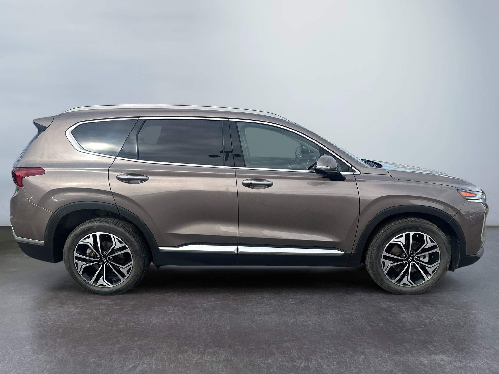 Used 2019 Hyundai Santa Fe AWD image 4