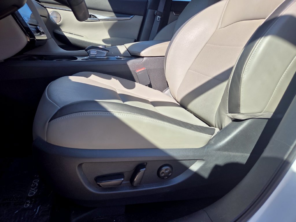 Used 2023 INFINITI QX50 Luxe FWD image 10