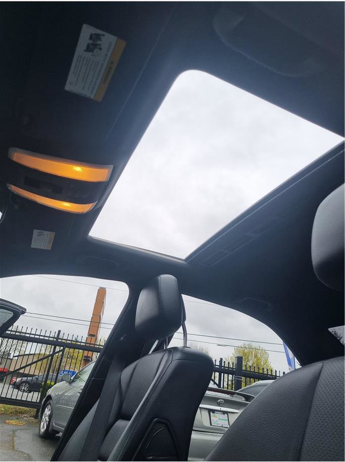 Used 2010 Mercedes-Benz C 300 4MATIC Sedan image 12