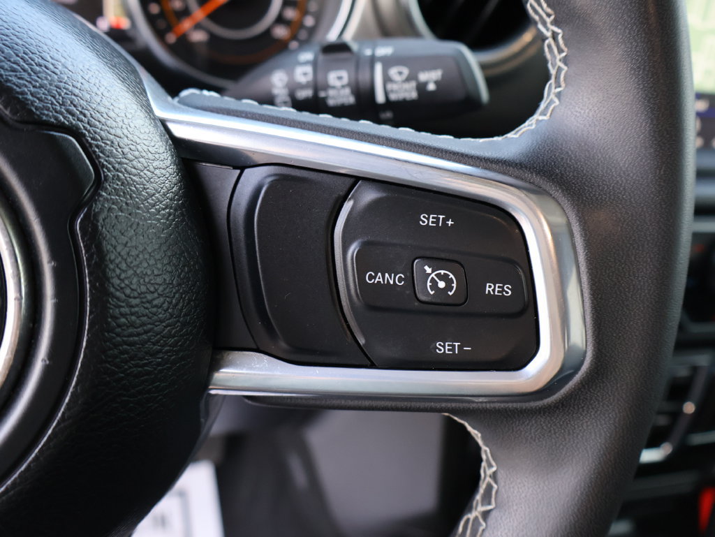 Used 2023 Jeep Wrangler Unlimited Sahara AWD/4WD image 29