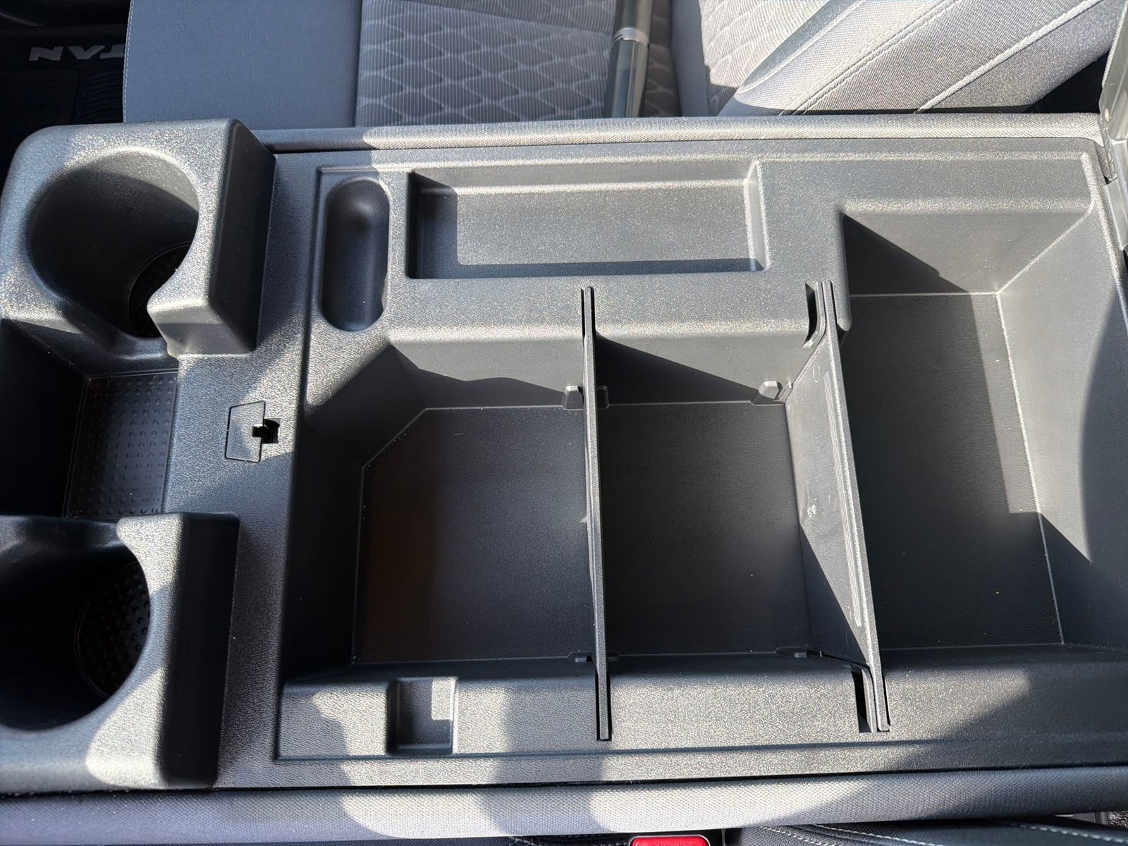 Used 2022 Nissan Titan S image 31