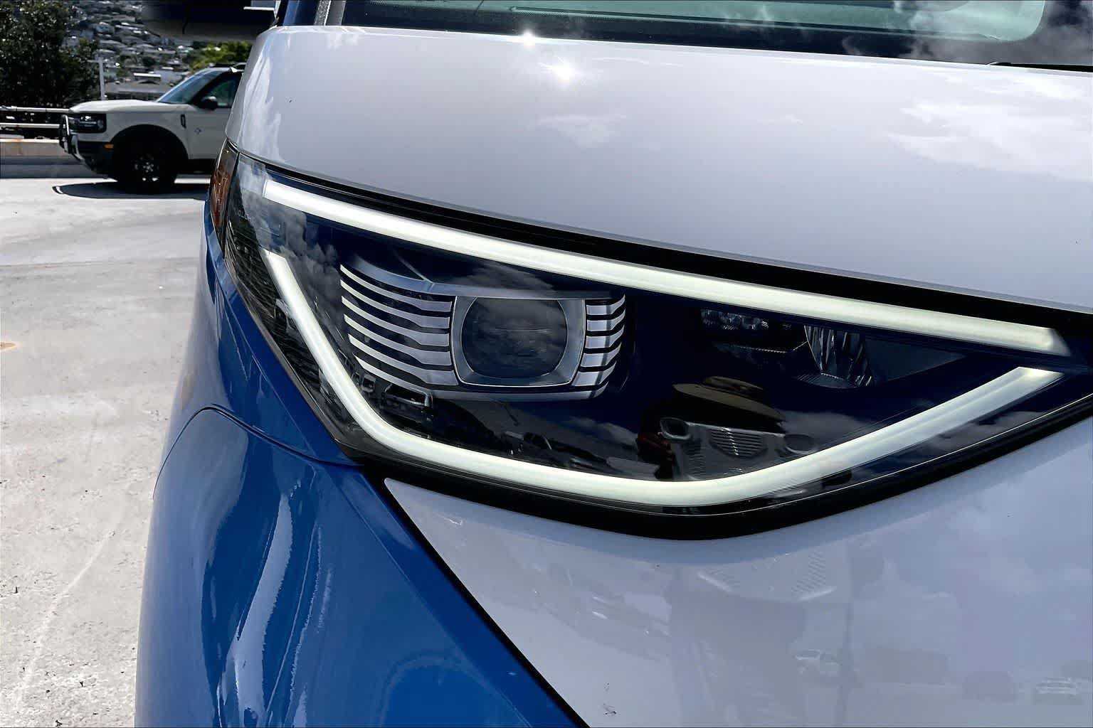 Used 2025 Volkswagen ID. Buzz 1st Edition AWD/4WD image 31