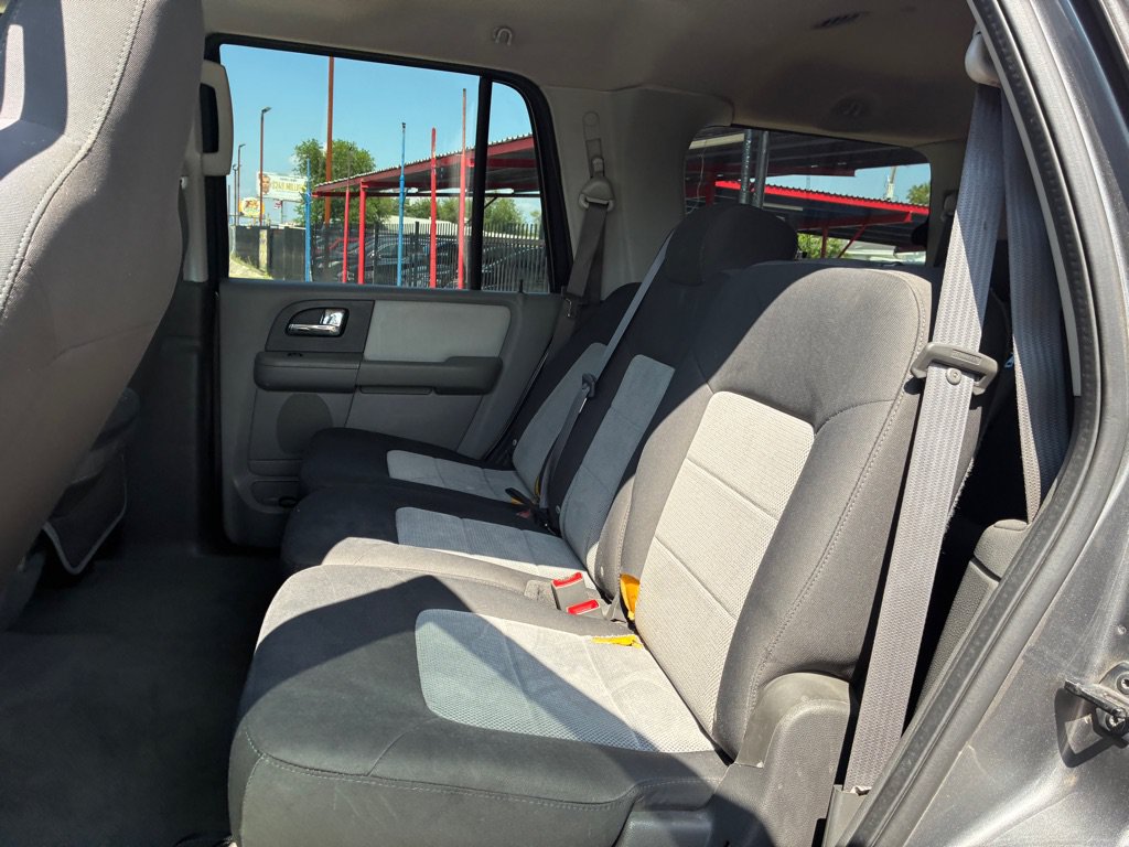 Used 2005 Ford Expedition XLT AWD/4WD image 27