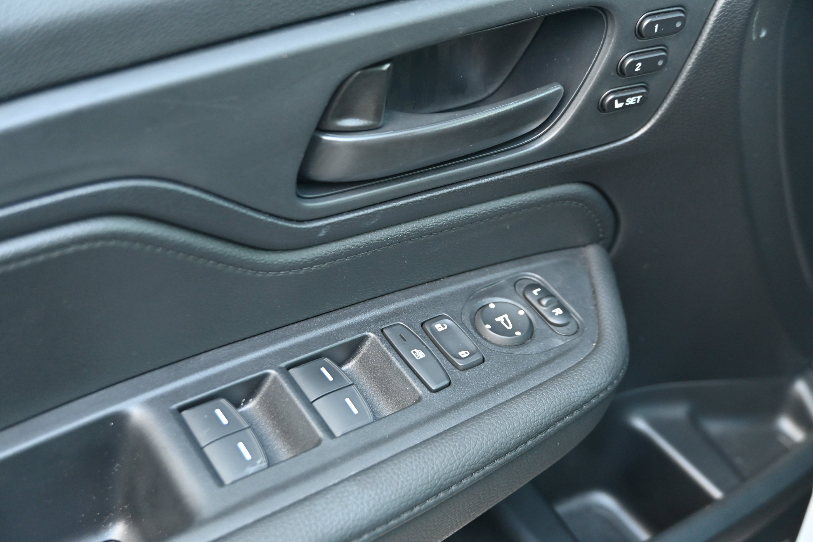 Used 2025 Honda Odyssey EX-L image 28
