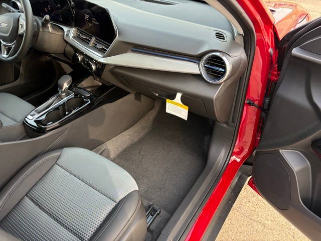 New 2026 Chevrolet Trax LT w/ Sunroof Package FWD image 15