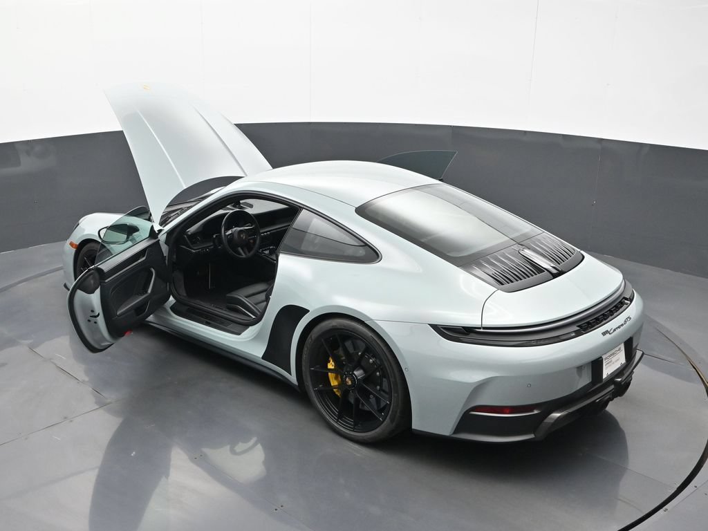 Certified 2025 Porsche 911 Carrera GTS RWD image 25