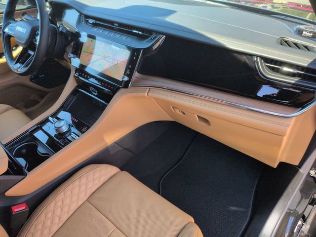New 2026 Jeep Grand Cherokee L Summit w/ Obsidian Package AWD/4WD image 36