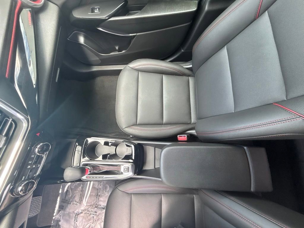 Used 2025 Chevrolet Trax RS FWD image 18