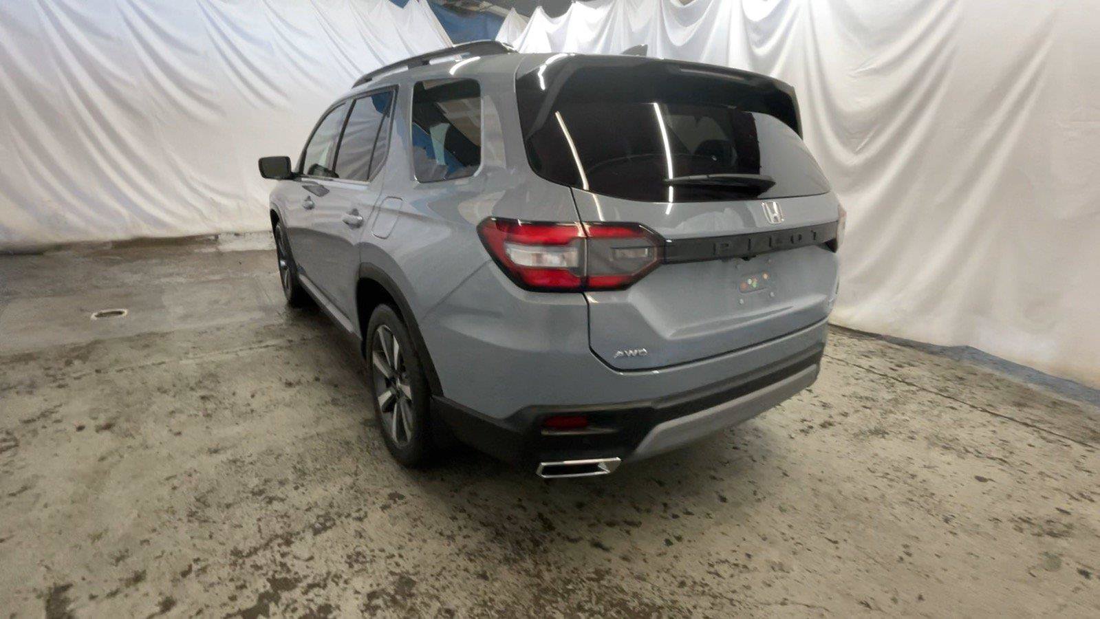Certified 2023 Honda Pilot Touring image 8
