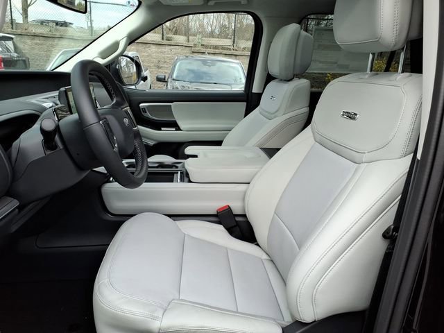 New 2026 Ford Expedition Platinum image 7