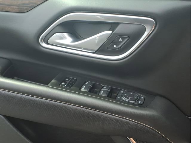 Used 2024 Chevrolet Suburban Premier AWD/4WD image 19