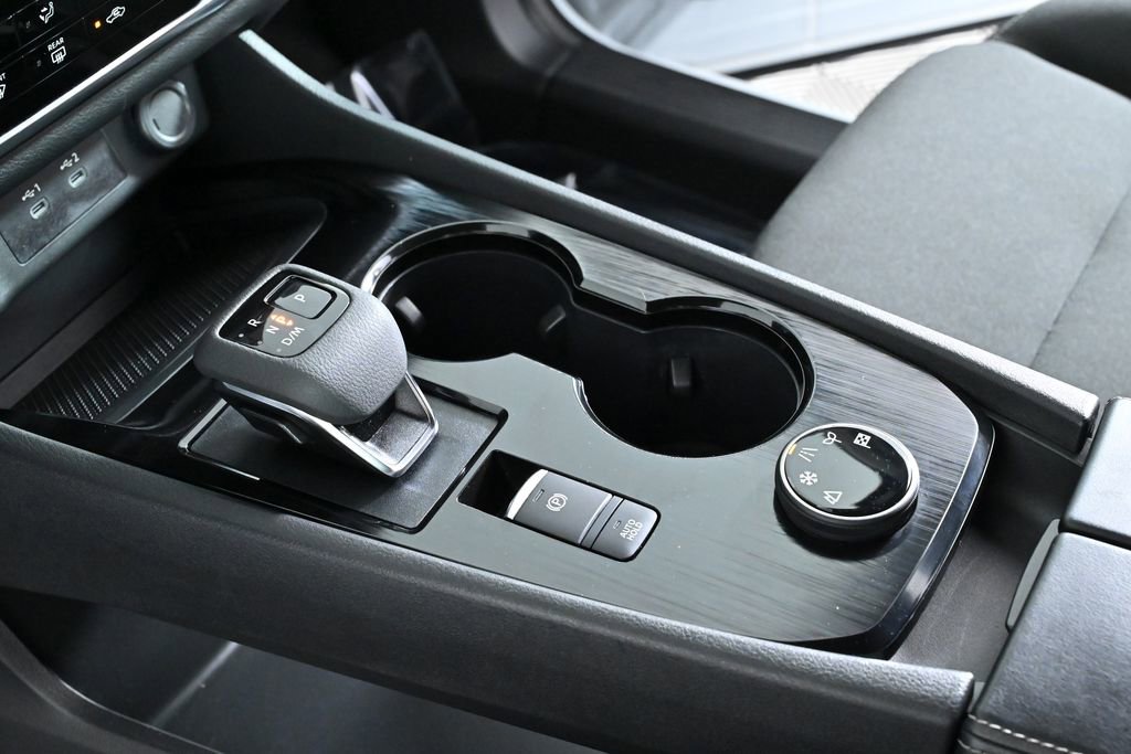 Certified 2025 Nissan Rogue S image 18