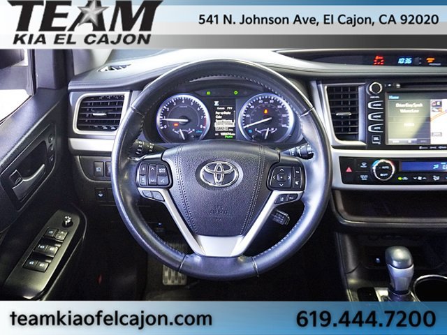 Used 2019 Toyota Highlander Limited FWD image 25