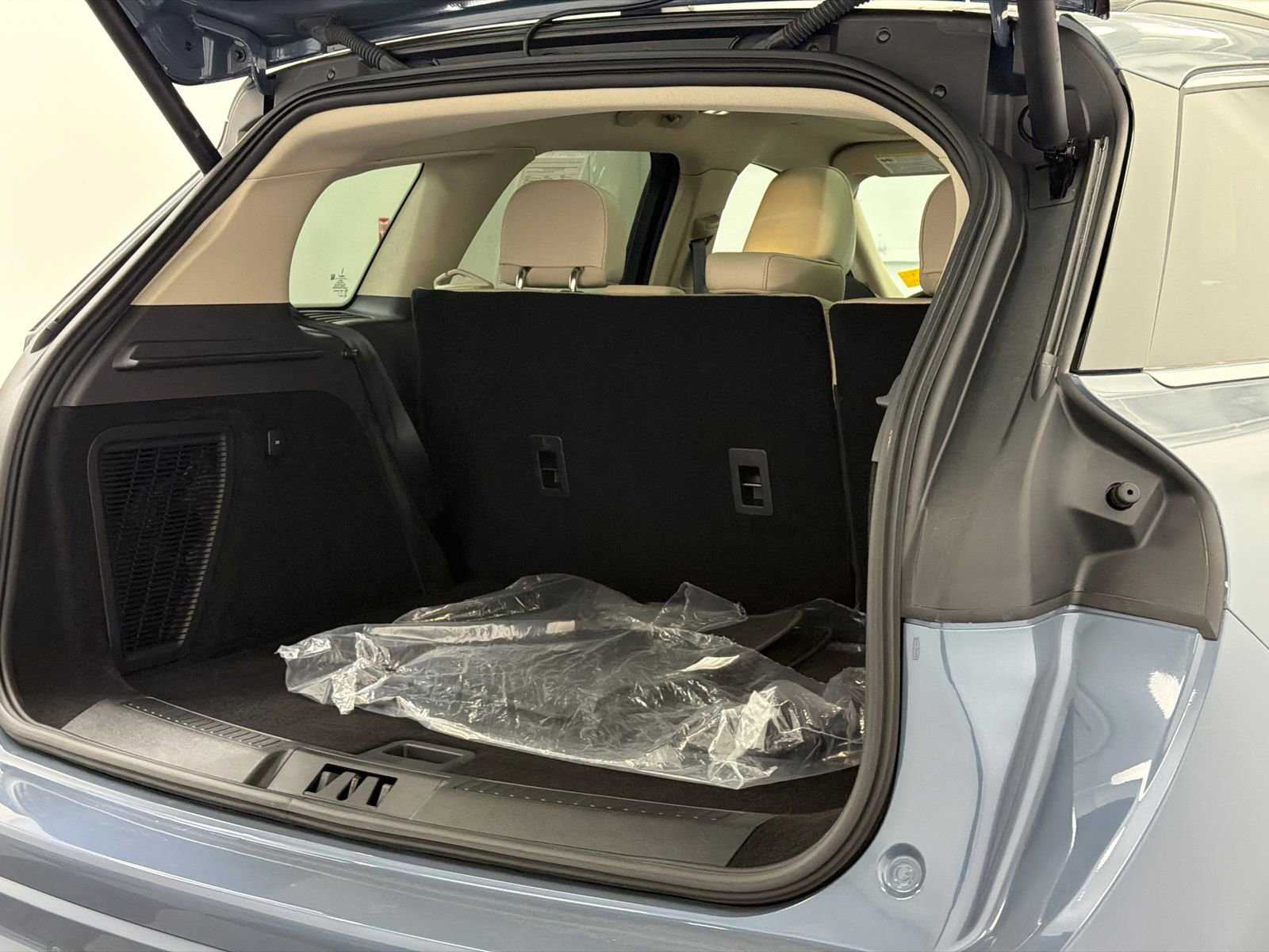 Used 2025 Lincoln Corsair Grand Touring w/ Equipment Group 301A image 8