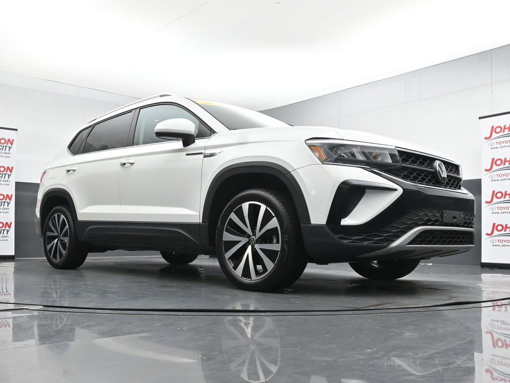 Used 2024 Volkswagen Taos SE image 37