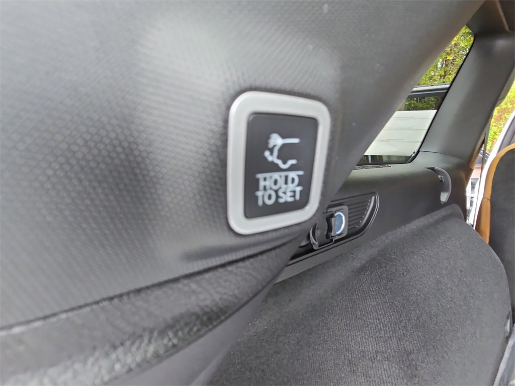 New 2025 Jeep Grand Cherokee Summit w/ Luxury Tech Group V image 14