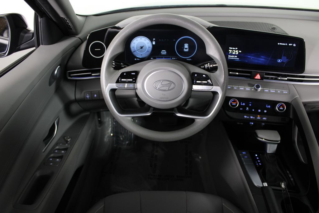 Certified 2024 Hyundai Elantra SEL FWD image 8
