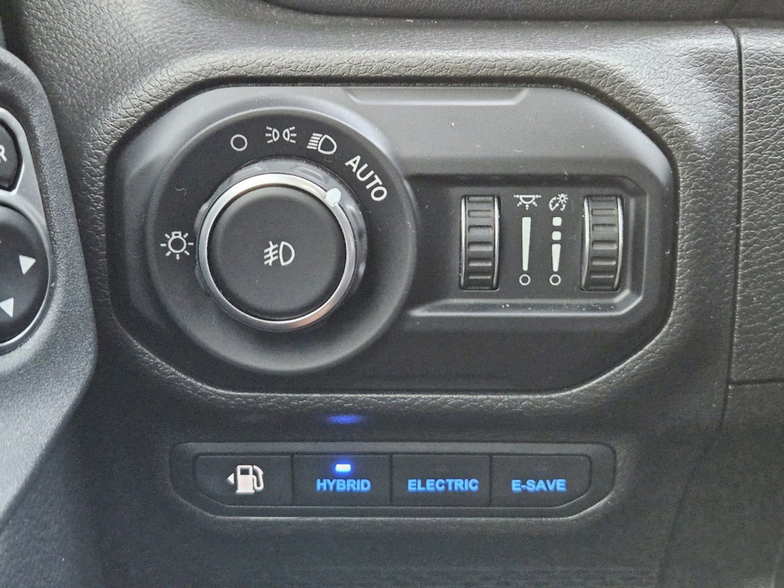 New 2022 Jeep Wrangler Unlimited Sahara image 20