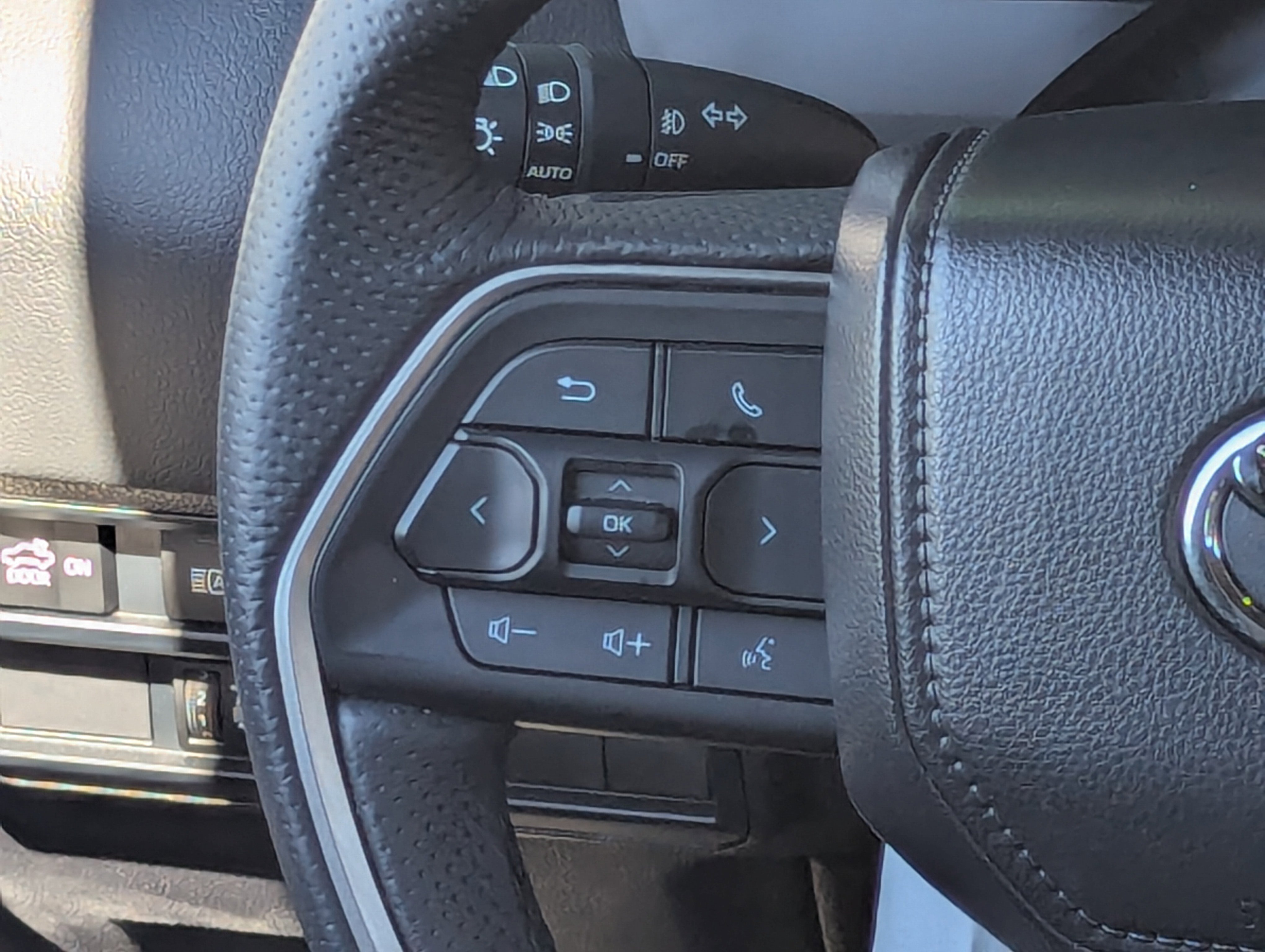 Used 2025 Toyota Tundra Limited image 19