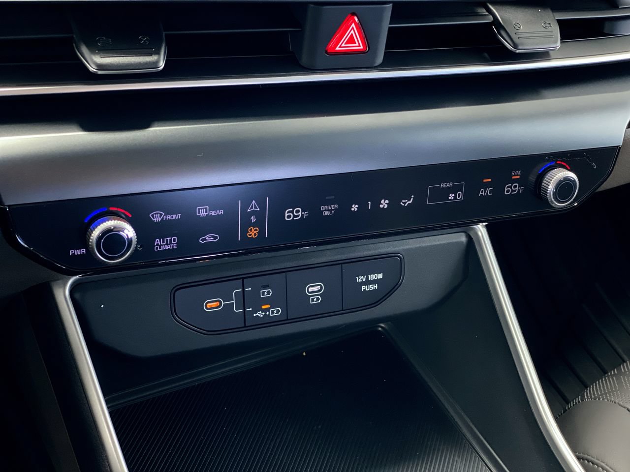 New 2027 Kia Carnival LXS FWD image 23