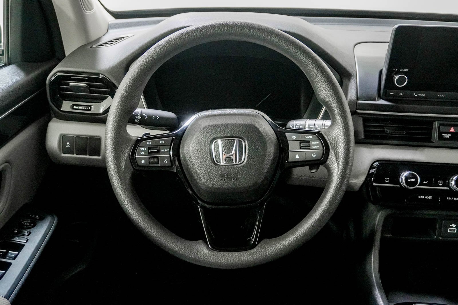 Used 2023 Honda Pilot LX image 22