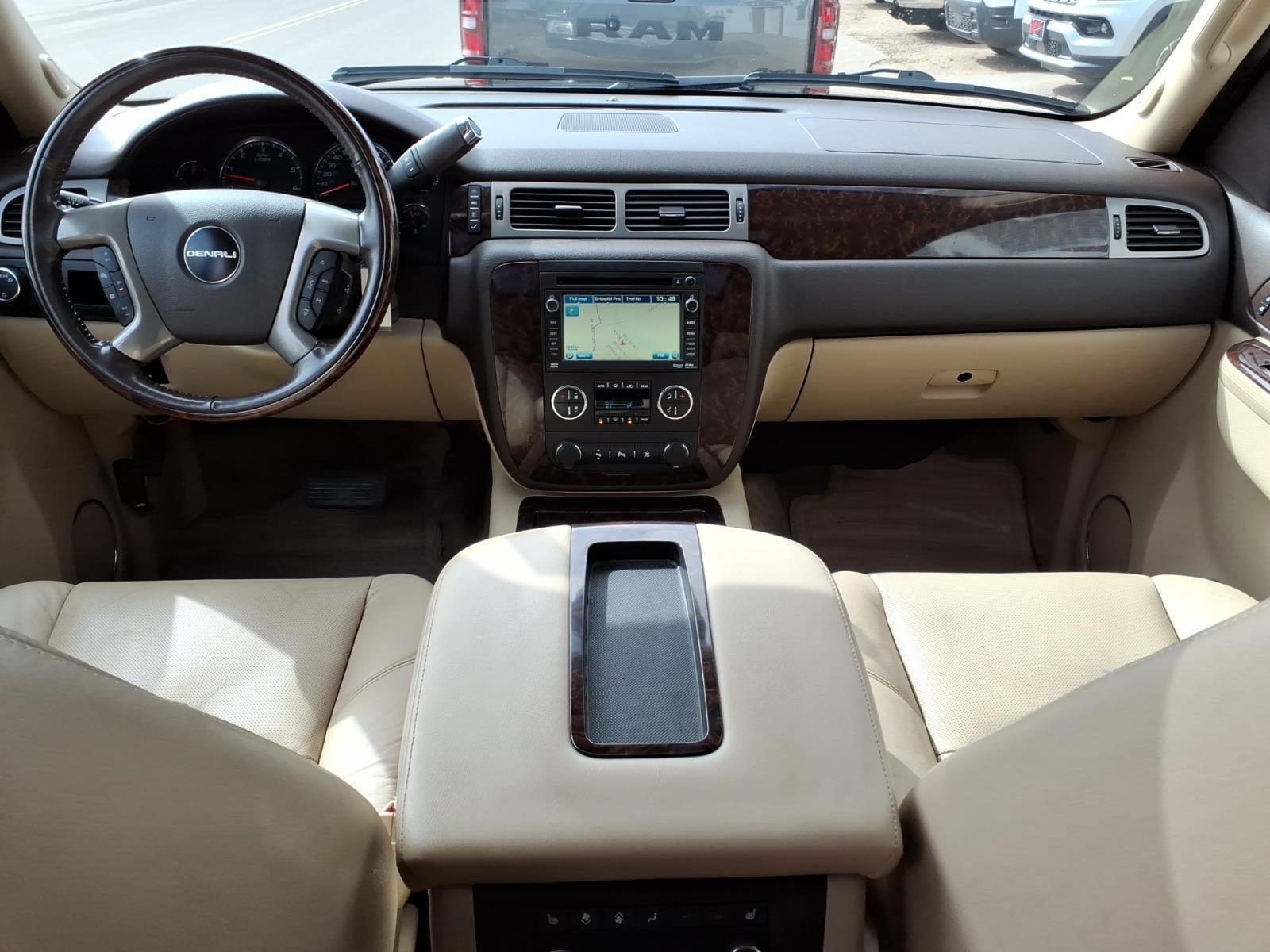 Used 2011 GMC Yukon Denali image 11