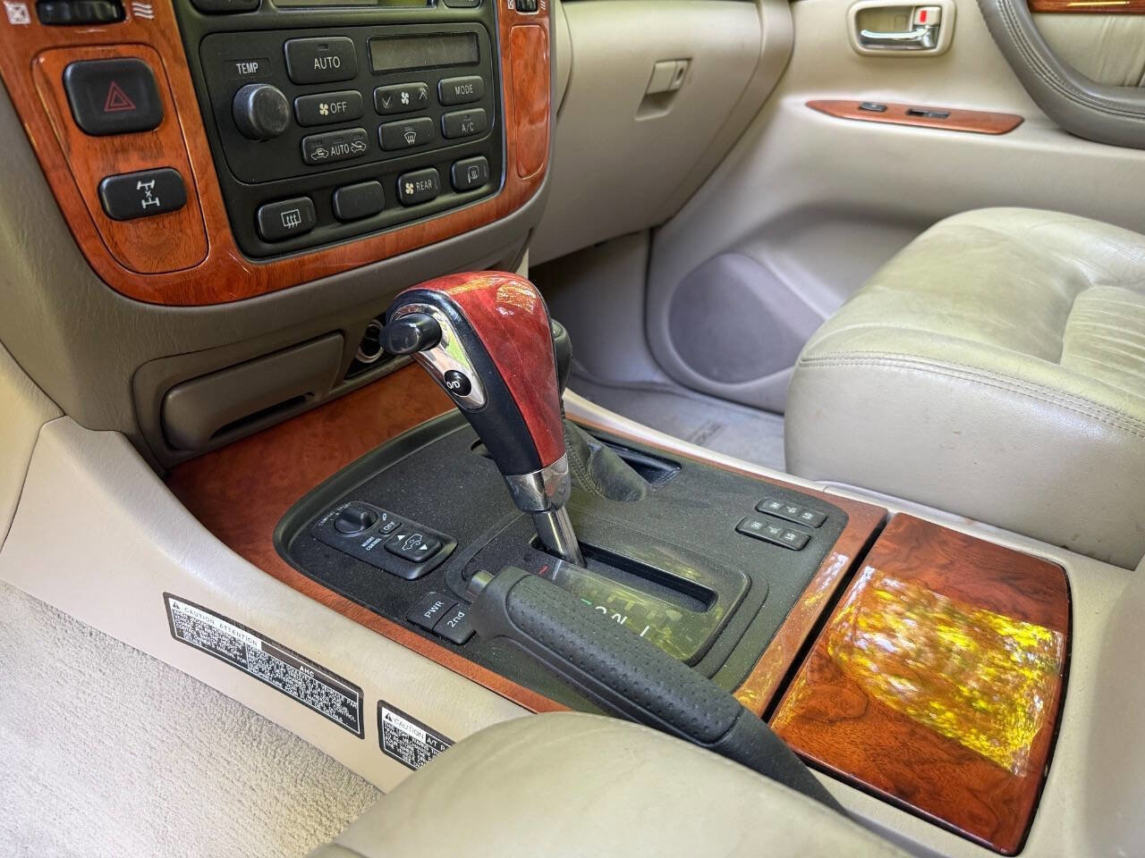 Used 2000 Lexus LX 470 4WD image 23