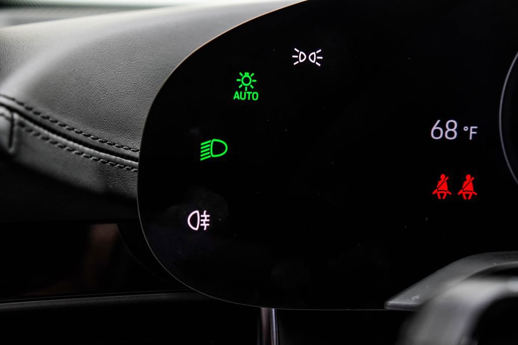 Used 2020 Porsche Taycan 4S image 38