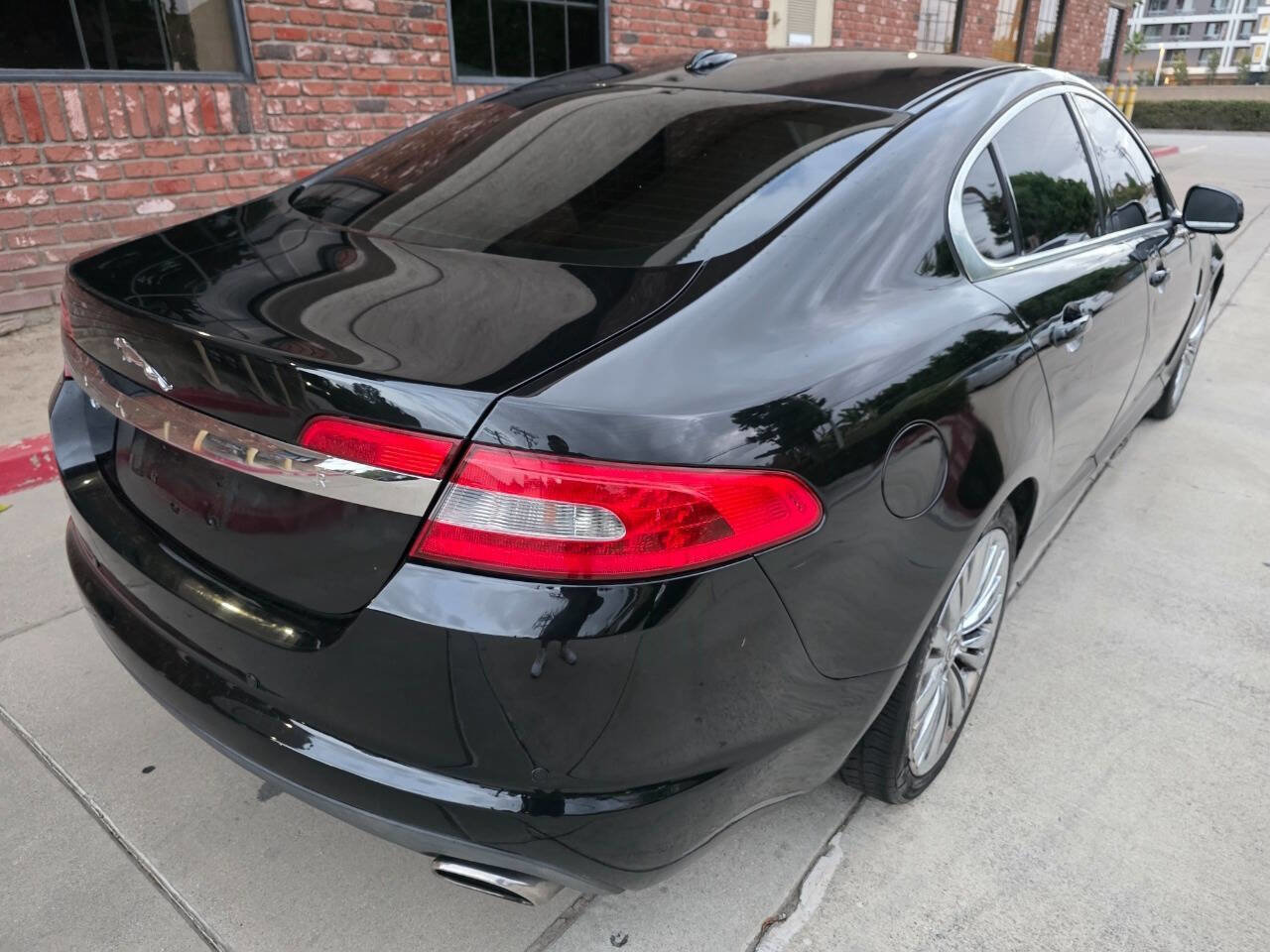 Used 2011 Jaguar XF Portfolio image 6