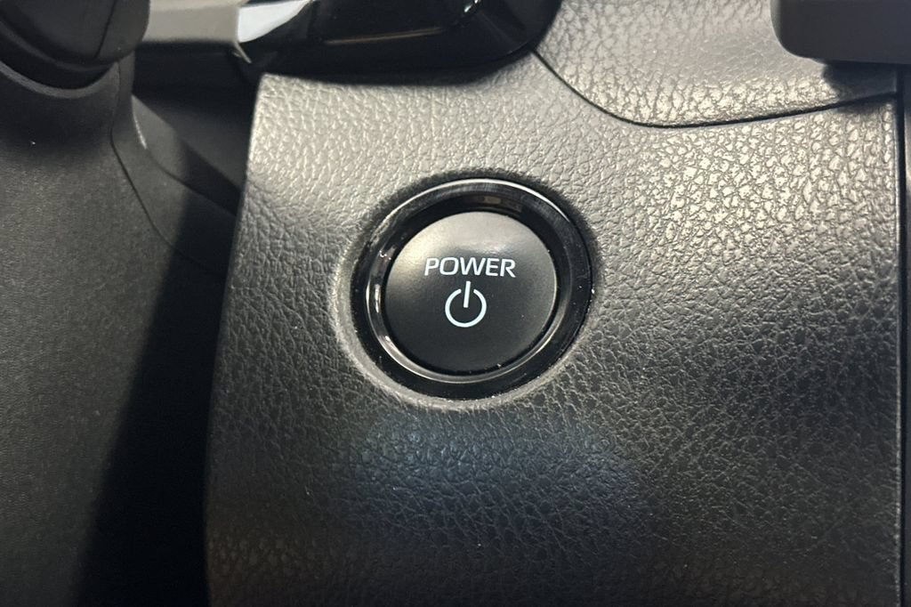 Used 2025 Toyota Camry SE FWD image 21