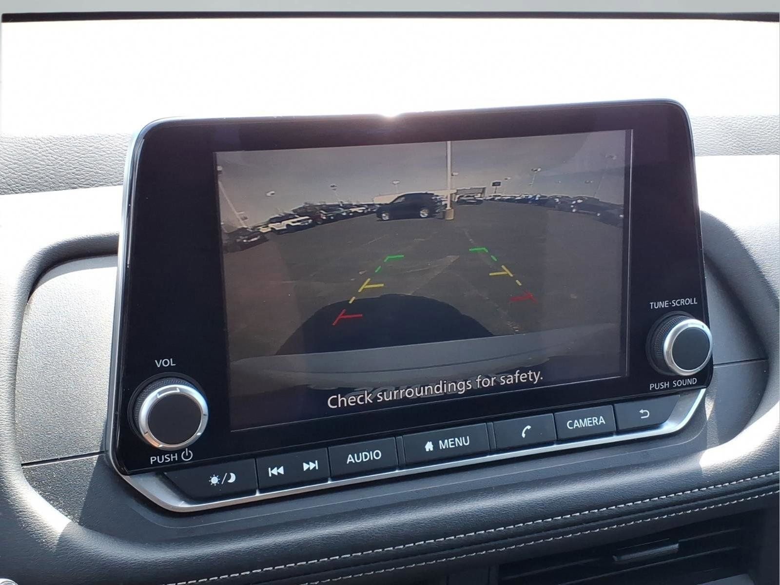 Used 2024 Nissan Rogue S FWD image 8