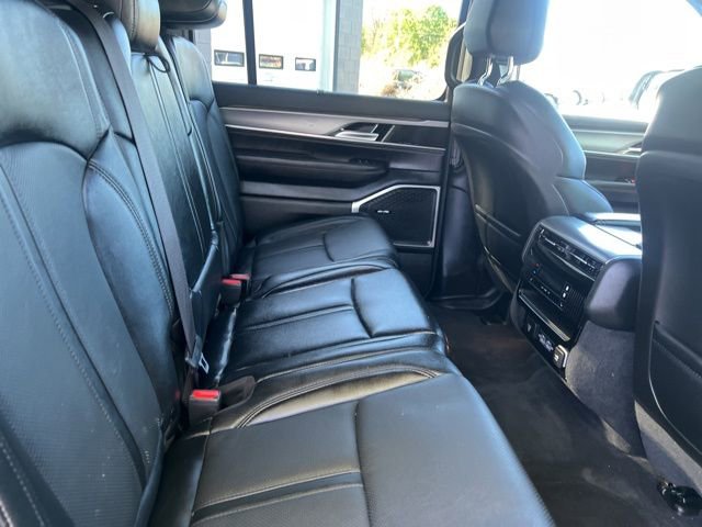 Used 2023 Jeep Wagoneer L Series II w/ Convenience Group I AWD/4WD image 8