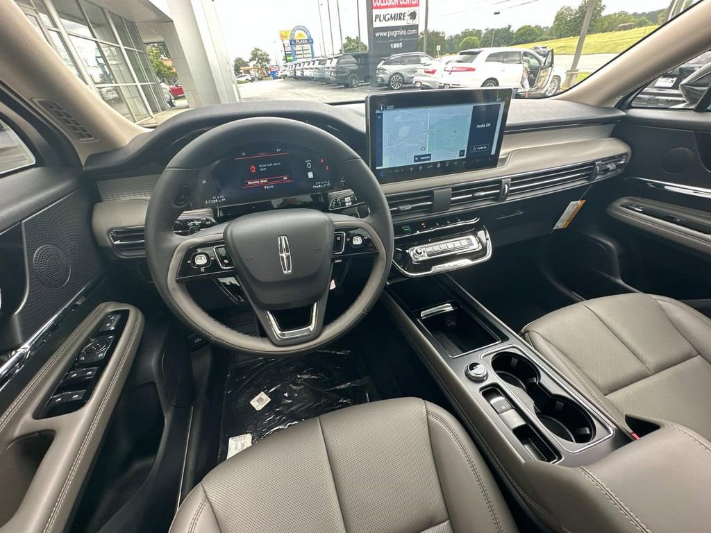 New 2025 Lincoln Corsair FWD w/ Equipment Group 101A image 29