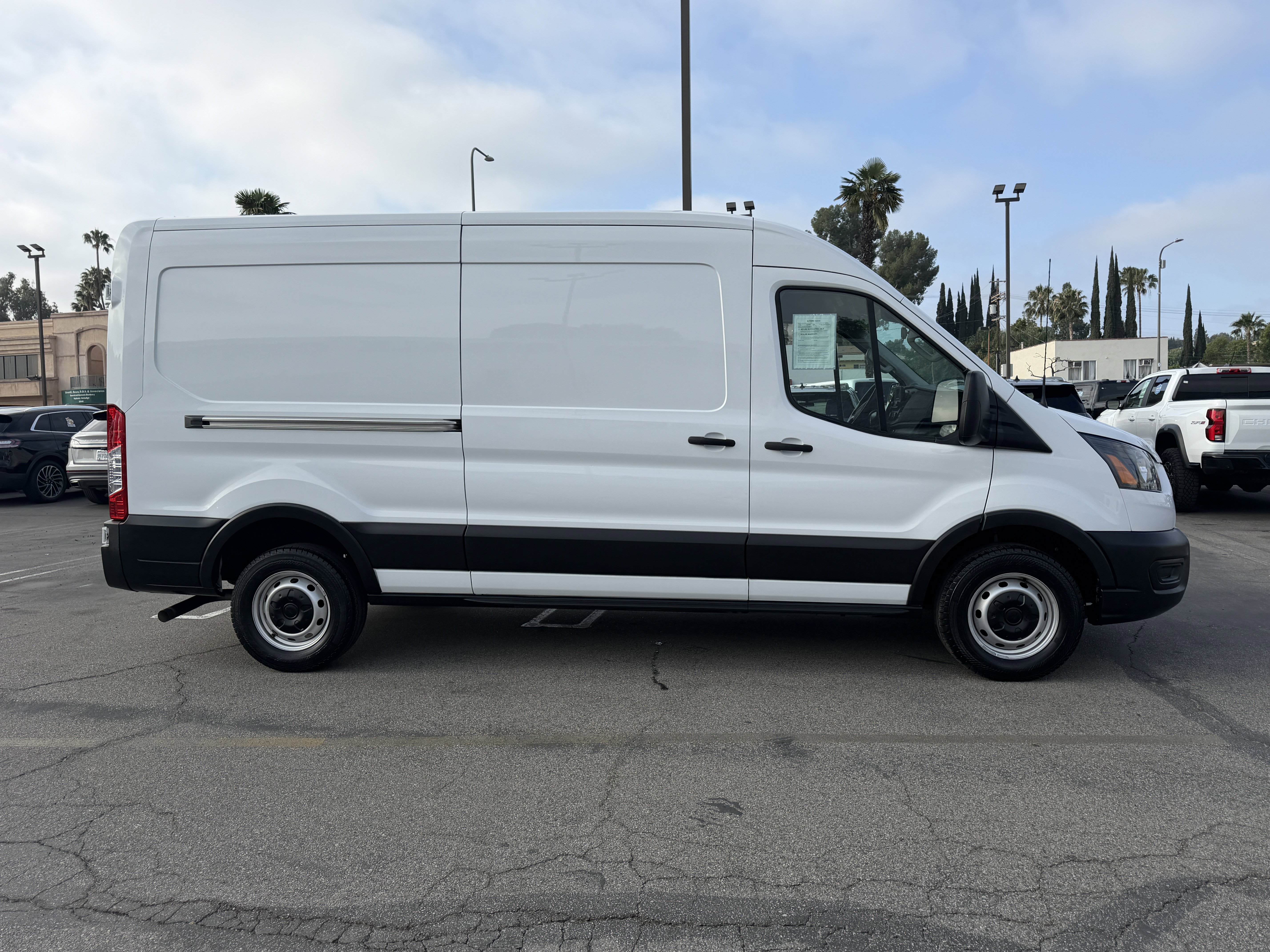 Certified 2023 Ford Transit 250 Medium Roof RWD image 8