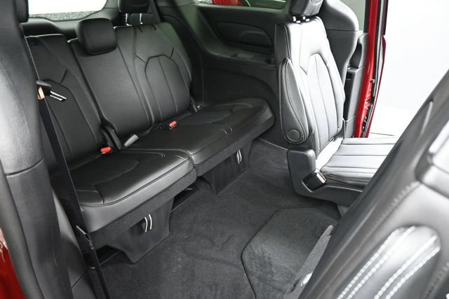 New 2027 Chrysler Pacifica Select AWD/4WD image 25