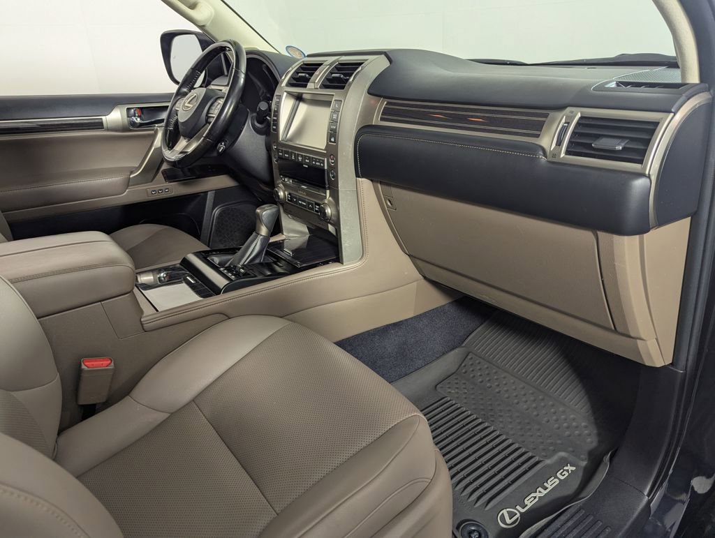 Used 2020 Lexus GX 460 Premium w/ Premium Package image 39