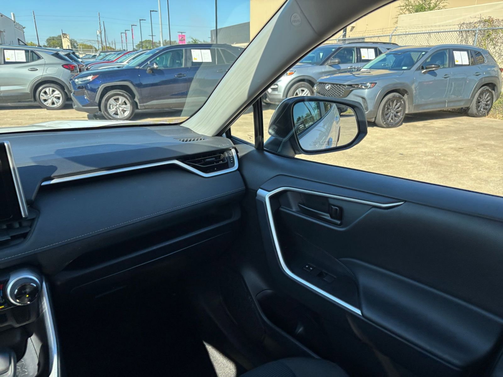 Used 2025 Toyota RAV4 LE image 34