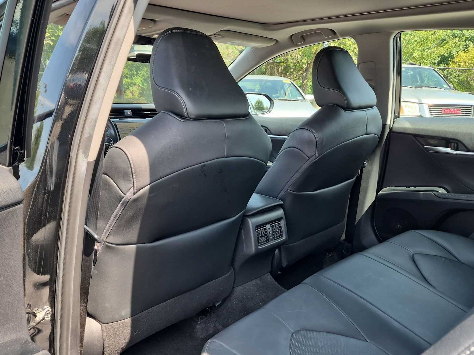 Used 2020 Toyota Camry XSE FWD image 19