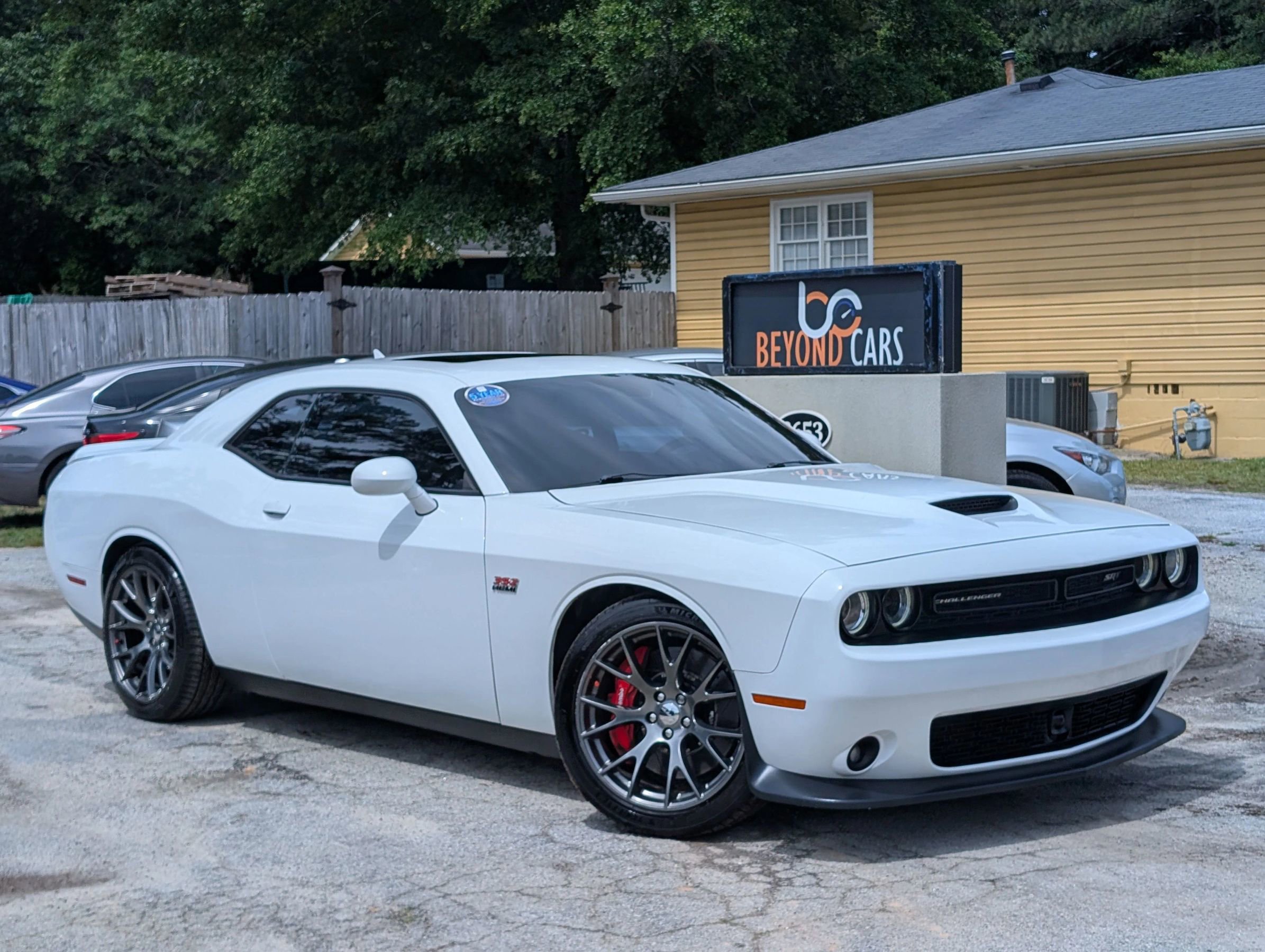 Used 2016 Dodge Challenger SRT w/ Technology Group RWD image 1