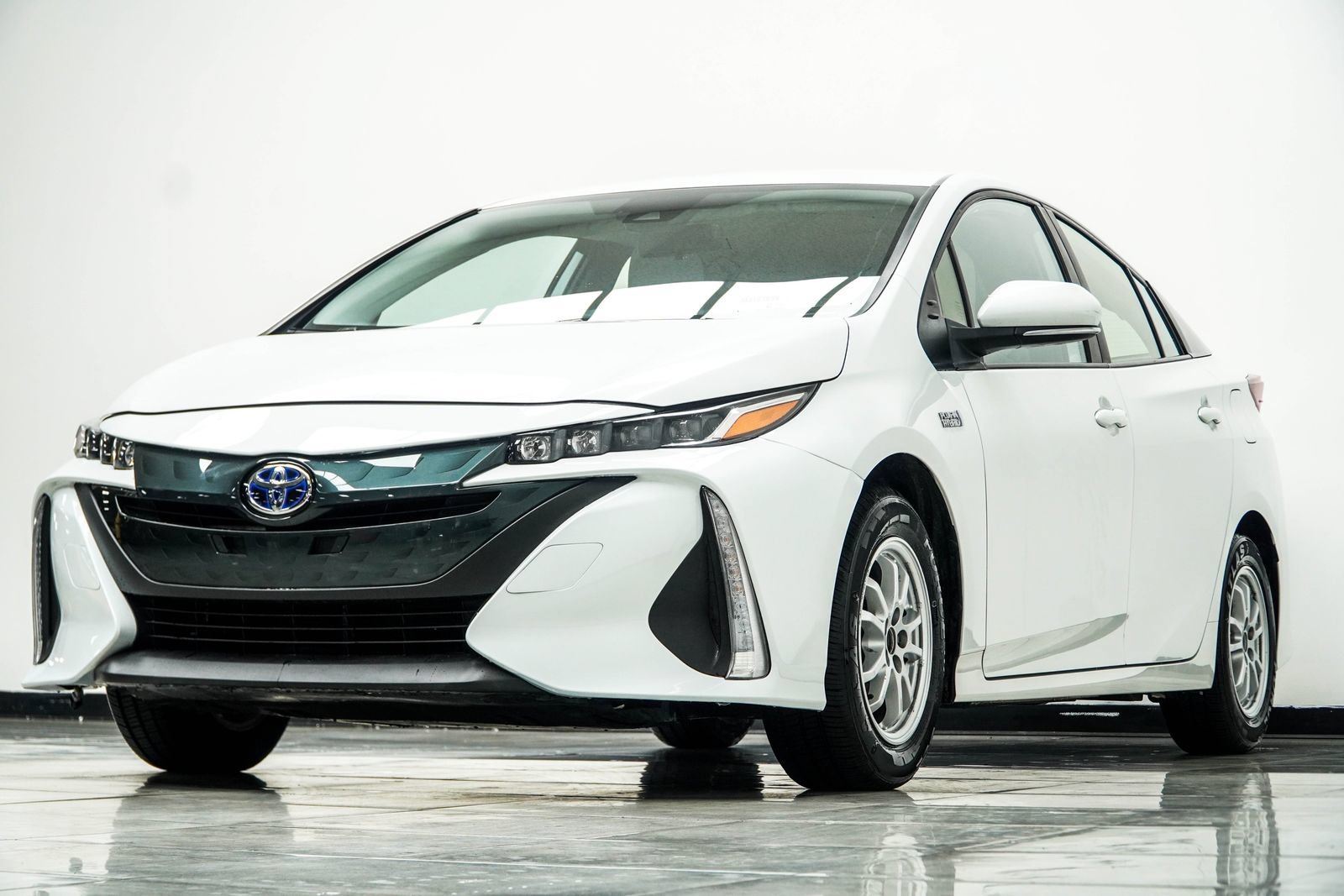 Used 2021 Toyota Prius Prime XLE FWD image 10