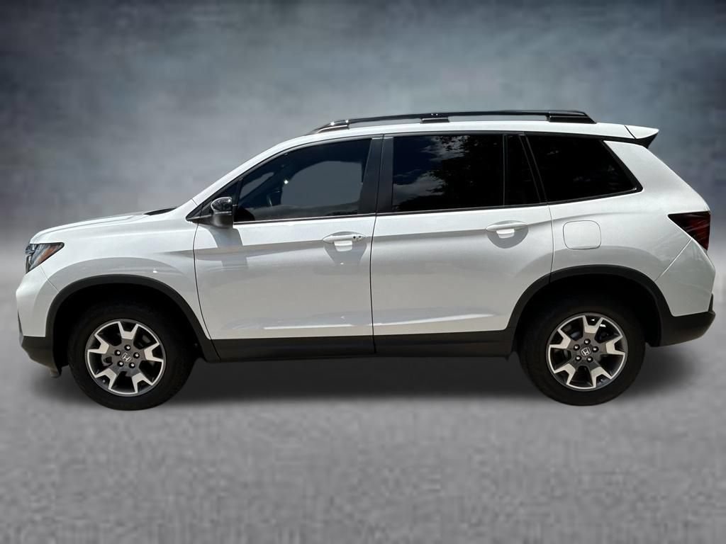 Used 2023 Honda Passport TrailSport image 3
