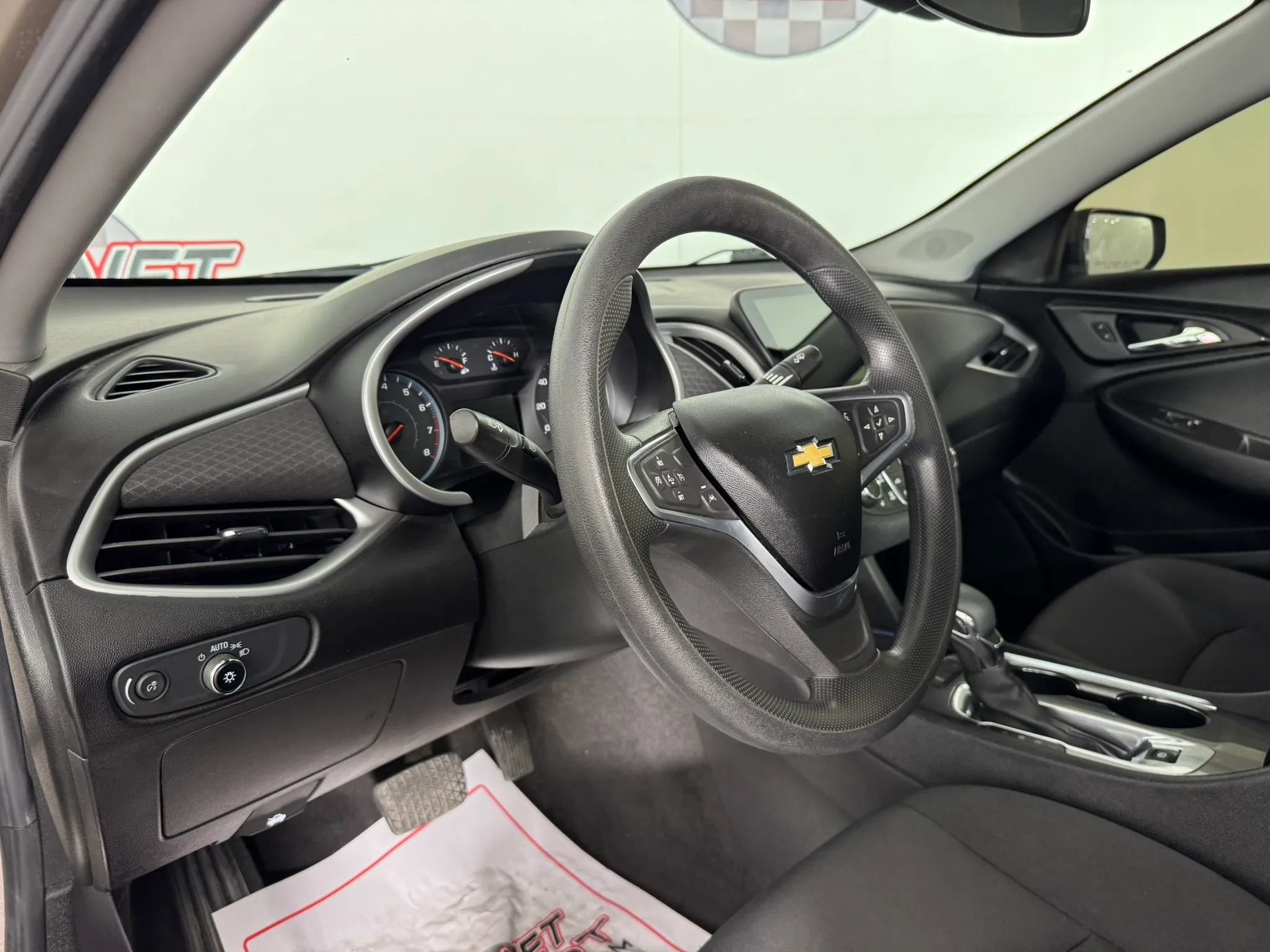 Used 2023 Chevrolet Malibu LT w/ Driver Confidence Package FWD image 10