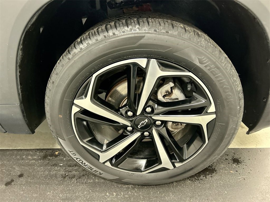 Used 2023 Chevrolet TrailBlazer RS w/ Sun and Liftgate Package image 8