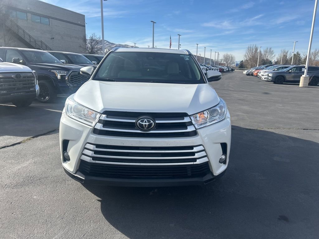 Used 2017 Toyota Highlander XLE image 11