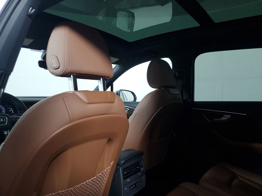 Used 2025 Audi Q7 3.0T Premium w/ Convenience Package image 13