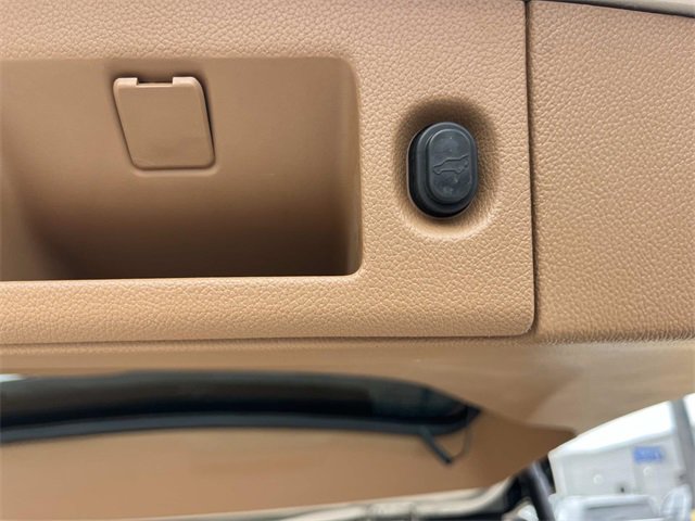 Used 2016 Cadillac Escalade Platinum image 13