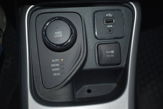 Used 2018 Jeep Compass Latitude w/ Popular Equipment Group image 29