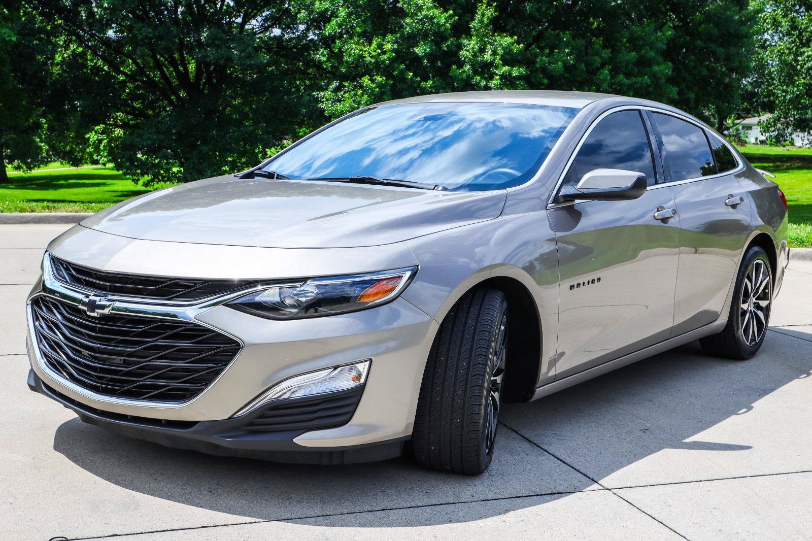 Used 2023 Chevrolet Malibu RS w/ LPO, Floor Liner Package FWD image 3