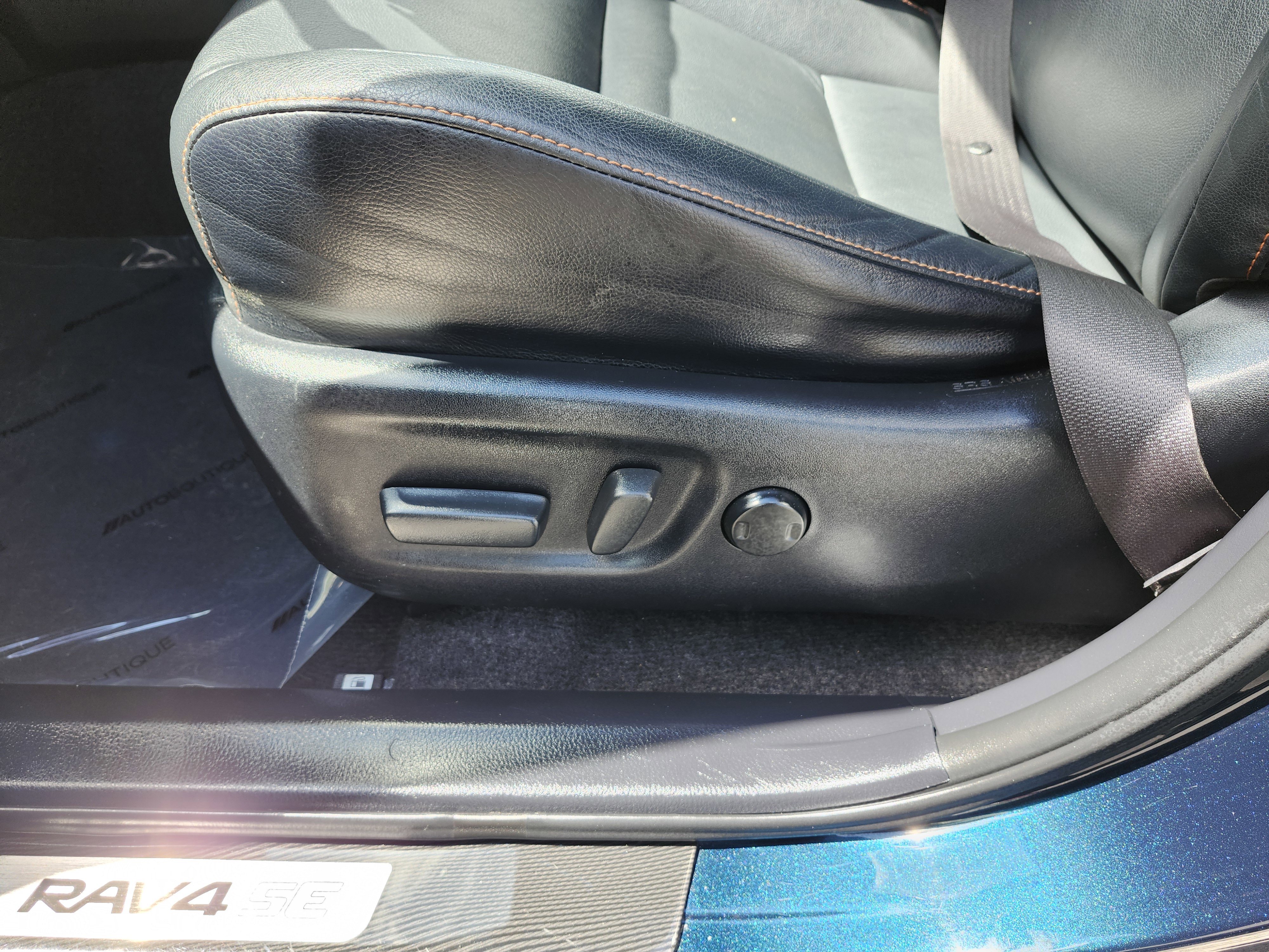 Used 2017 Toyota RAV4 SE FWD image 27